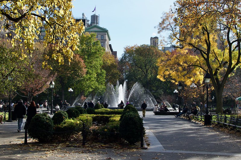 The fountain spray in fall foliage 